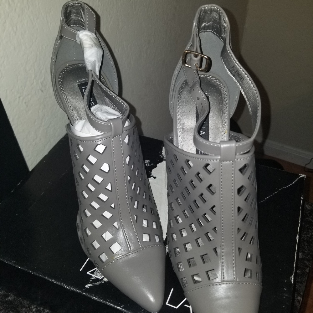 Pumps - Picture 2 of 2